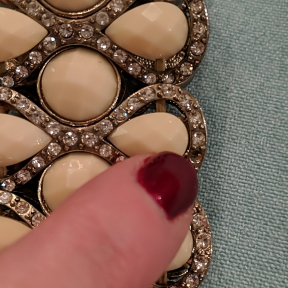 Stretchy cuff bracelet beige/rhinestones - Picture 4 of 6